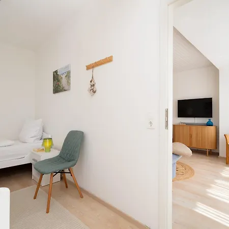 Apartment Gaestehaus Windrose 3 *
